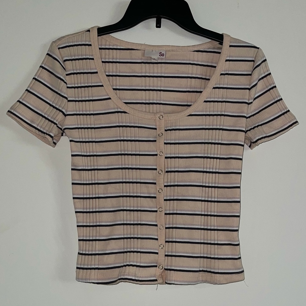 So Low U-neck Cream Striped Shirt